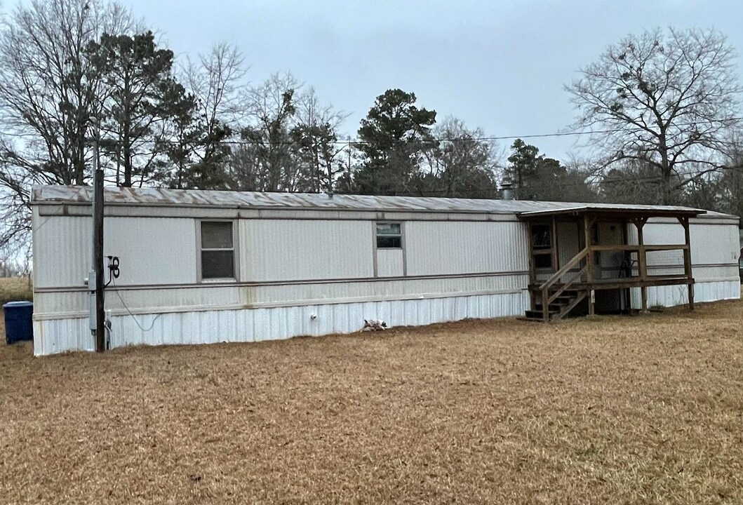 1518 Lee County Rd 270 in Cusseta, AL - Building Photo