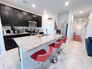 502 Mossy Rock Dr in Hutto, TX - Building Photo - Building Photo