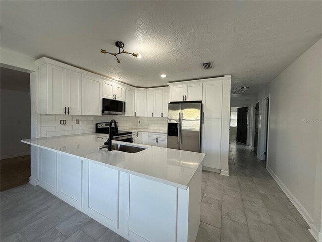 4426 W Bay Ct Ave in Tampa, FL - Building Photo - Building Photo