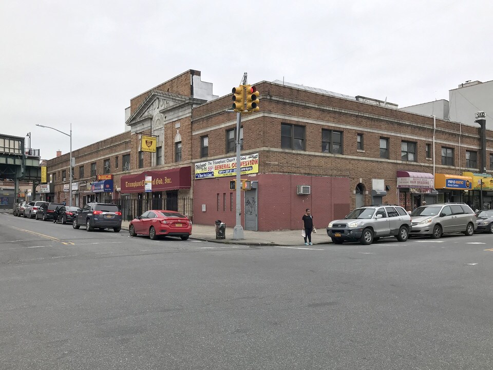 7 Sutter Ave in Brooklyn, NY - Building Photo
