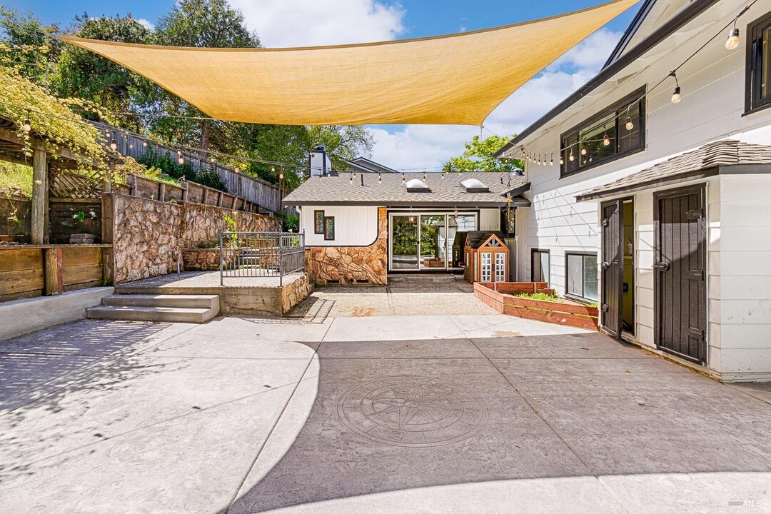 1712 Solano Dr in Santa Rosa, CA - Building Photo