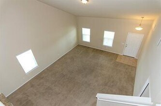 126 Denton Dr in Hutto, TX - Building Photo - Building Photo