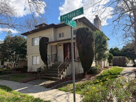 2600 Portola Way in Sacramento, CA - Building Photo