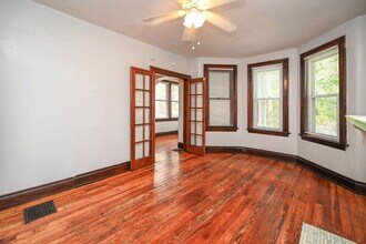 2125 W Clifton Ave in Cincinnati, OH - Building Photo - Building Photo