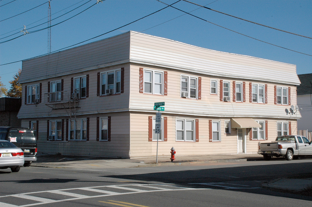 742-746 Lidgerwood Ave in Elizabeth, NJ - Building Photo