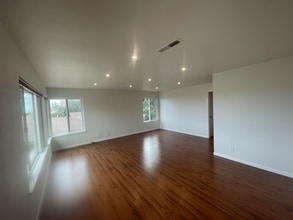8079 Greenridge Dr, Unit 79 in Oakland, CA - Building Photo - Building Photo