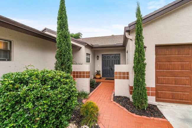 21011 Windemere Ln in Boca Raton, FL - Building Photo - Building Photo