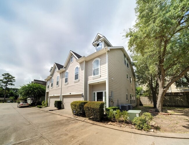 property at 2623 Shady Acres Ct
