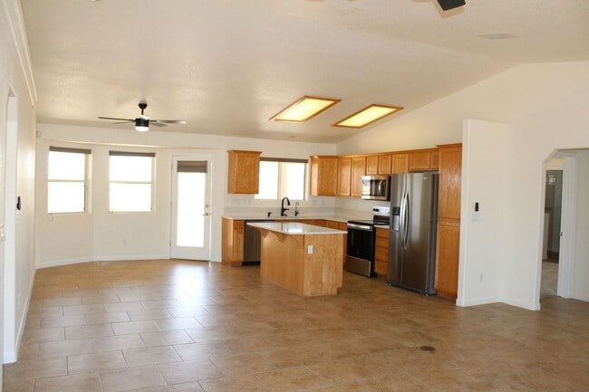 3659 Tarpon Dr in Lake Havasu City, AZ - Building Photo - Building Photo