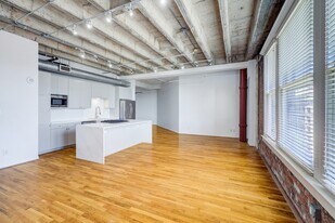 201 Main St in Houston, TX - Building Photo