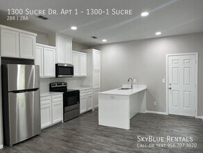1300 W Sucre Dr in Edinburg, TX - Building Photo - Building Photo