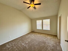 5810 Twisted Pine Ct in Houston, TX - Building Photo