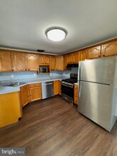 26 Barren Rd in Newtown Square, PA - Foto de edificio - Building Photo