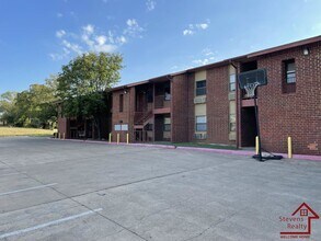 1912 SW D Ave in Lawton, OK - Building Photo - Building Photo