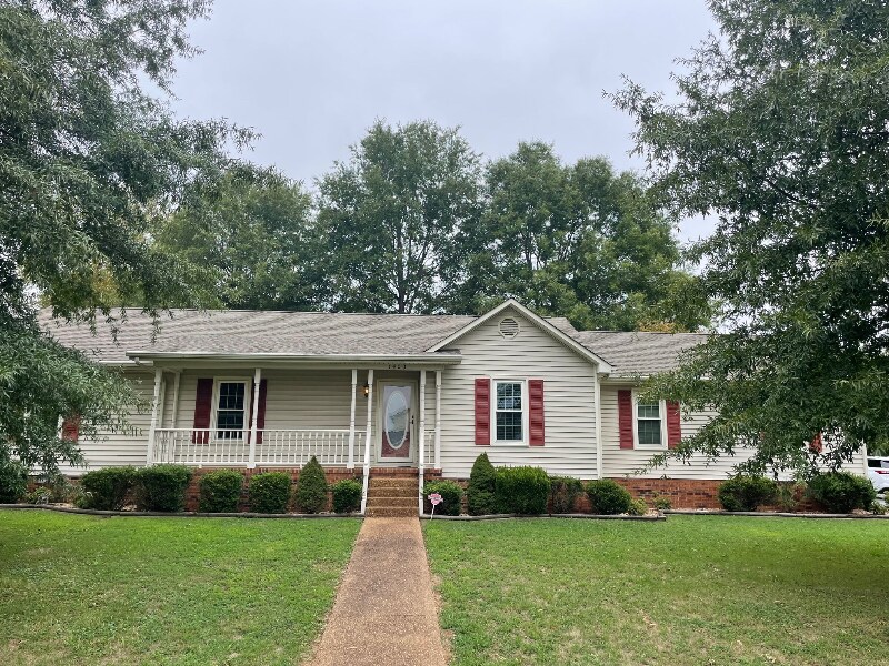 1400 Courtland Dr in Columbia, TN - Building Photo