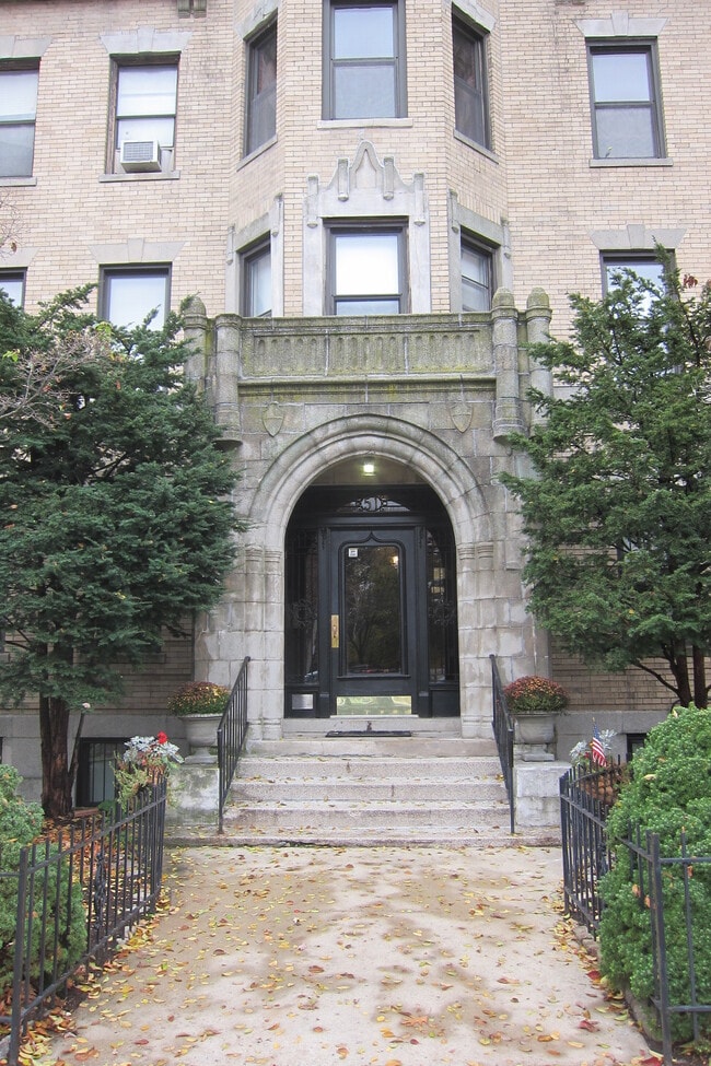 51 Park Dr, Unit #10 in Boston, MA - Foto de edificio - Building Photo