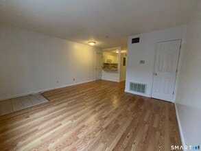 57 Chapel St in Wallingford, CT - Building Photo - Building Photo