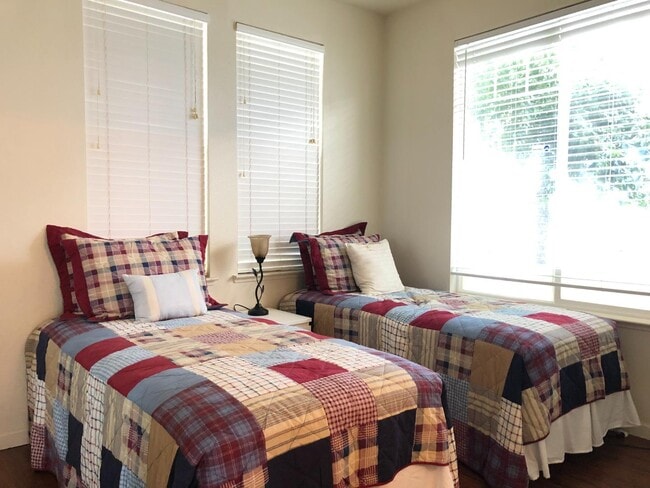 1868 White Sands St in Brentwood, CA - Building Photo - Building Photo