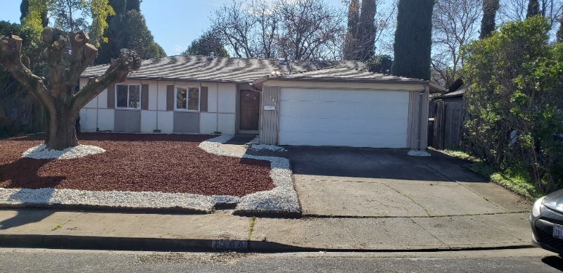 1584 Amapola St in Vacaville, CA - Building Photo