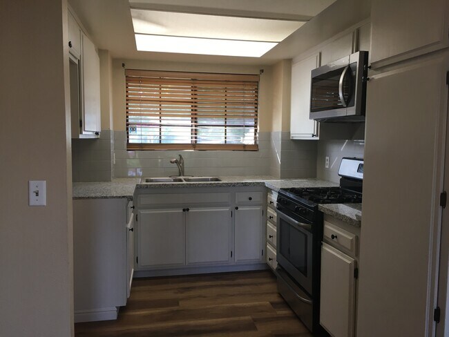 126 Oakdale Ln in Fillmore, CA - Building Photo - Building Photo