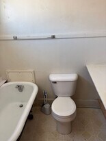 305 1/2 Ricker St in Waterloo, IA - Building Photo