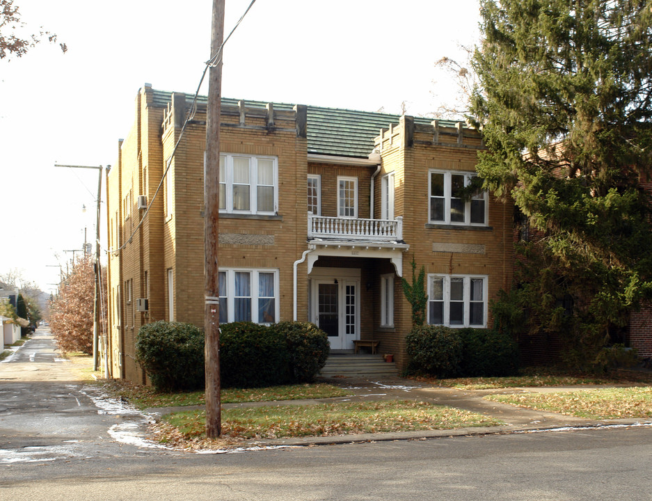 1207 12th Ave in Huntington, WV - Building Photo