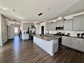 365 Runner Stone Ln in Fort Mill, SC - Building Photo - Building Photo