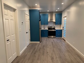 606 Virginia Dr, Unit 606 in Petaluma, CA - Foto de edificio - Building Photo