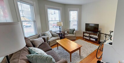 103 Marion St, Unit 1 in Somerville, MA - Building Photo - Building Photo