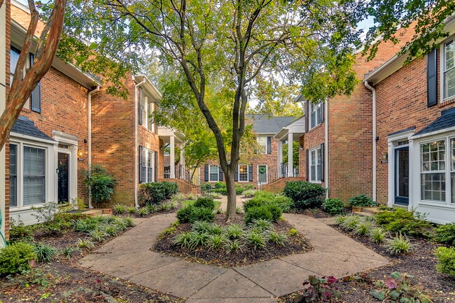 2534 S Arlington Mill Dr, Unit B in Arlington, VA - Building Photo - Building Photo