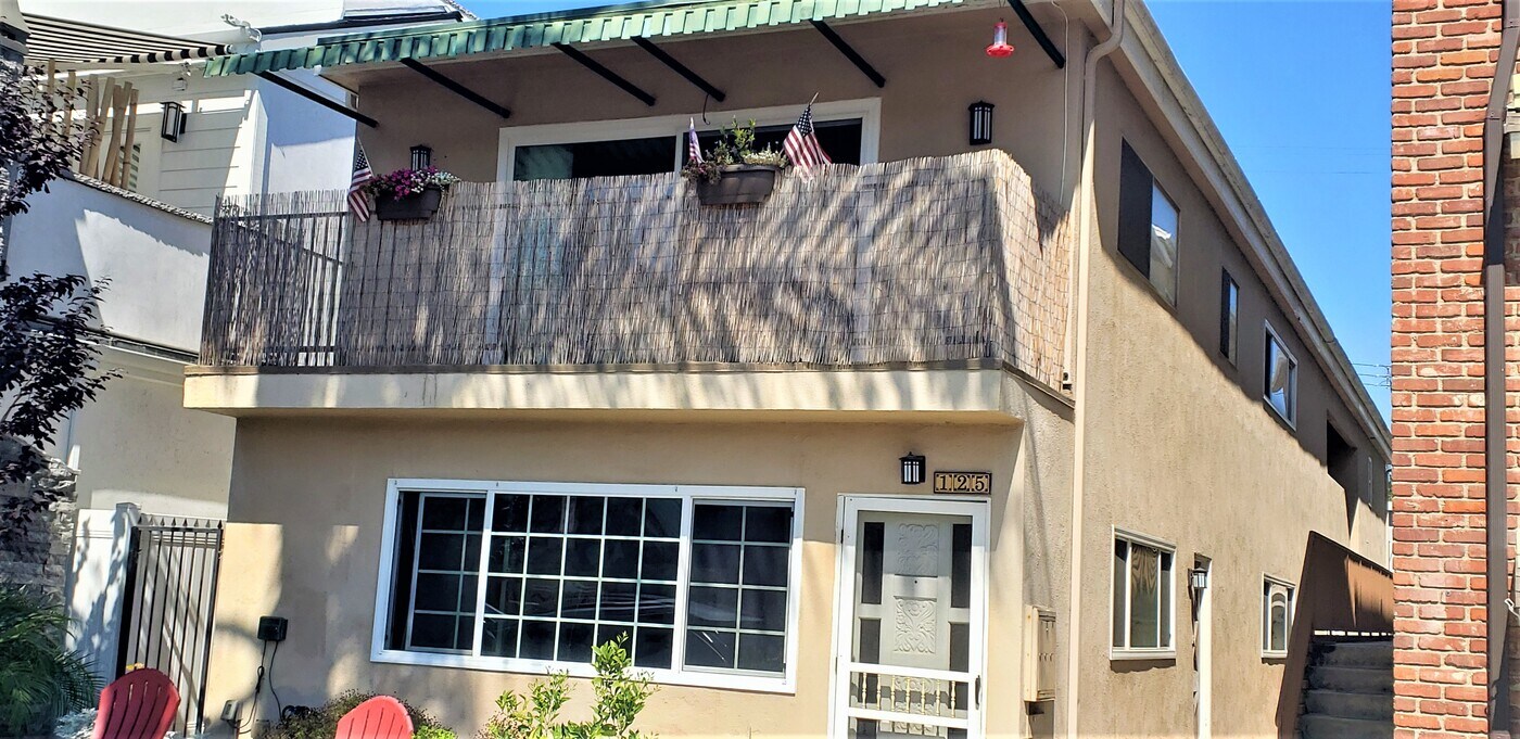 125 6th St, Unit 2 in Seal Beach, CA - Foto de edificio