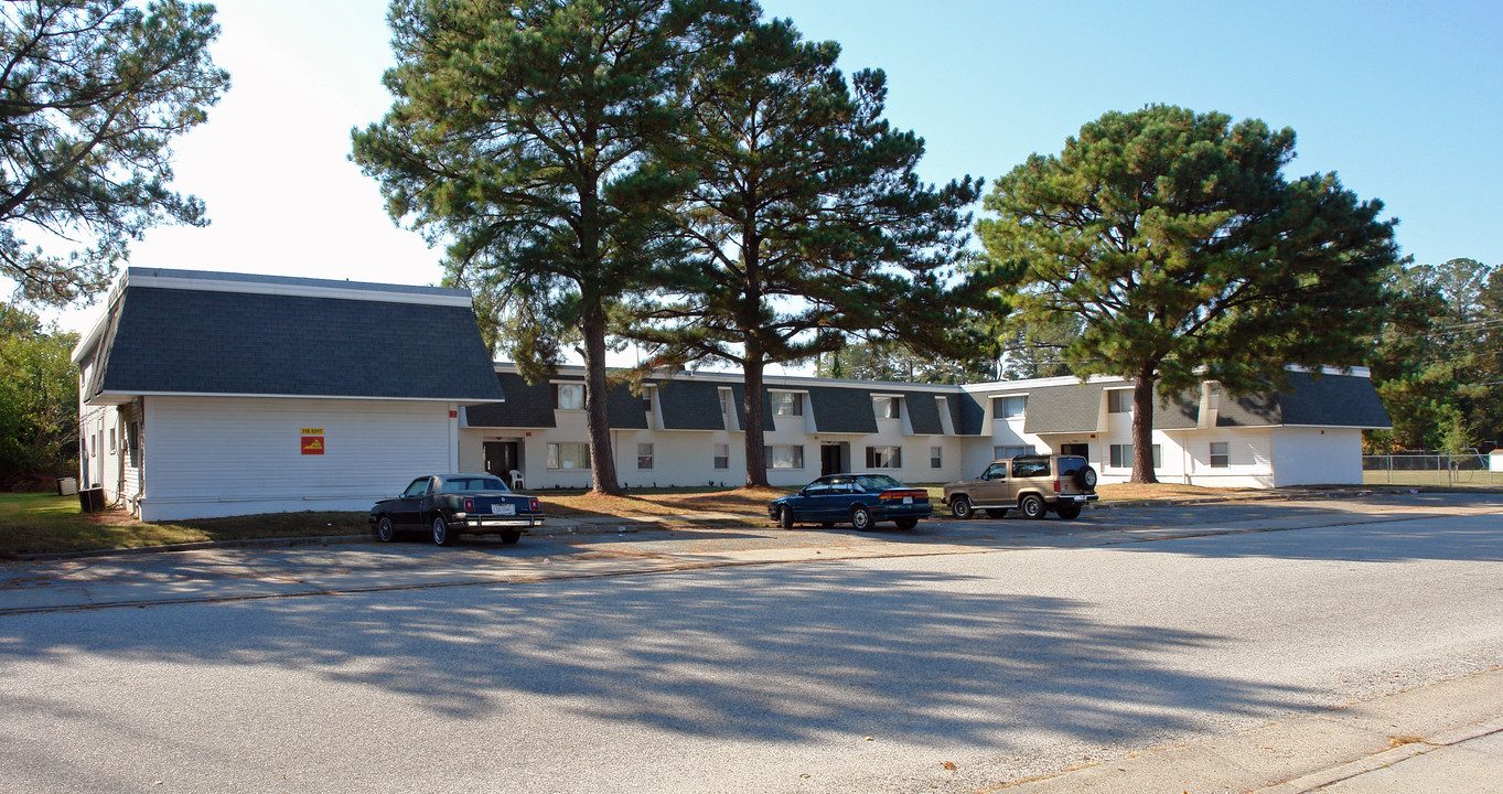 Autumn Court Apartments in Newport News, VA - Foto de edificio