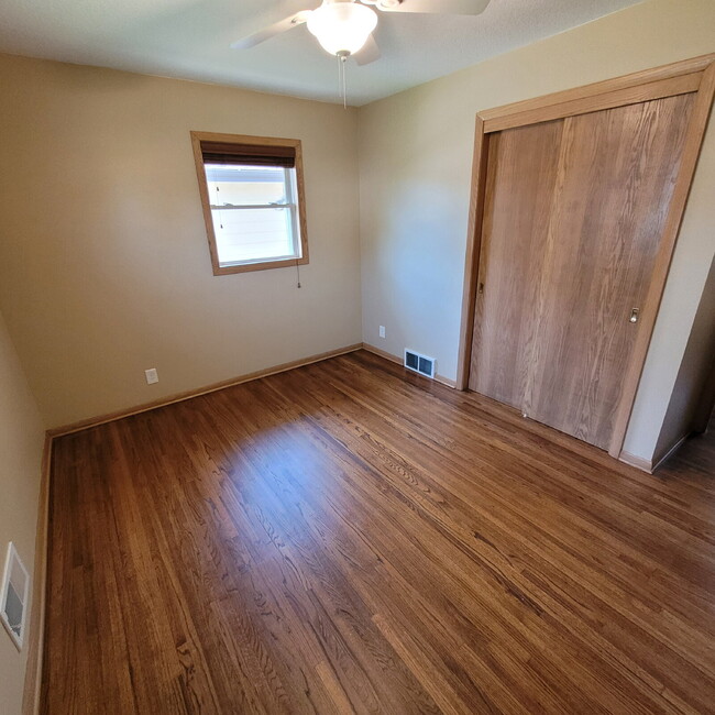 956 Market St S in Shakopee, MN - Building Photo - Building Photo
