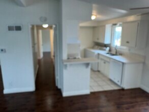 292 16th Pl, Unit A in Costa Mesa, CA - Foto de edificio - Building Photo