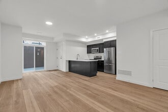 824 Woolwich St in Guelph, ON - Building Photo - Building Photo