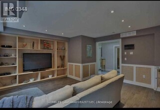 1608 Sherwood Forrest Cir in Mississauga, ON - Building Photo - Building Photo