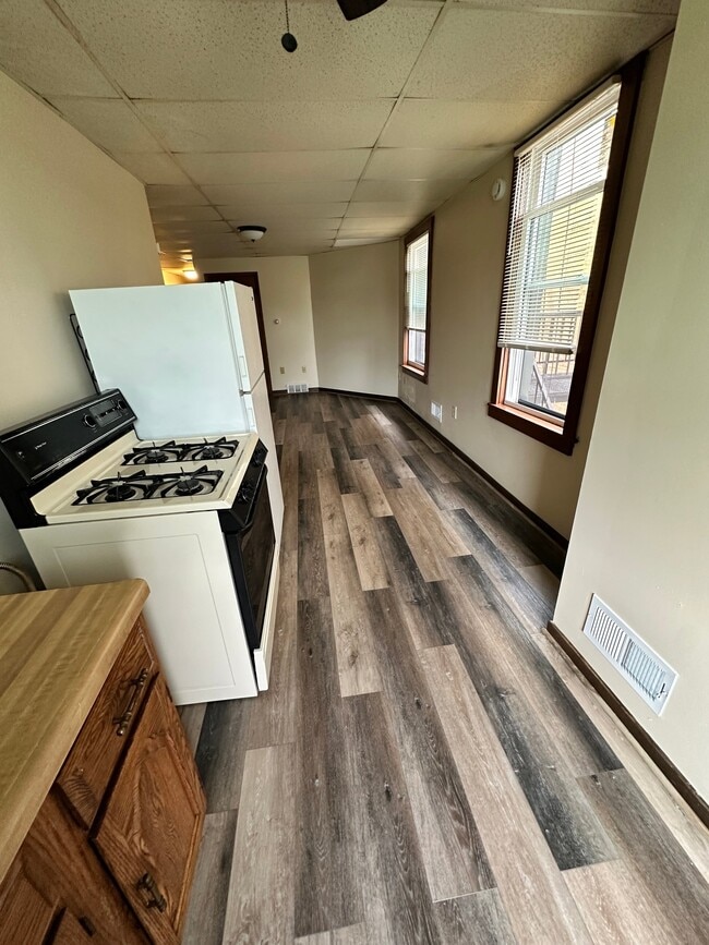 525 Larimer Ave, Unit 18 in Pittsburgh, PA - Foto de edificio - Building Photo