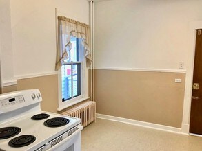 472 Hudson Ave-Unit -Room 4F in Albany, NY - Foto de edificio - Building Photo