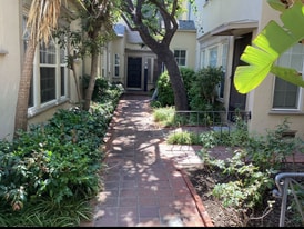 9979 Robbins Dr in Beverly Hills, CA - Building Photo