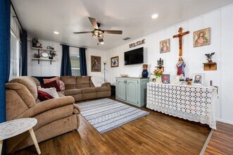 506 N Main St in Lindale, TX - Building Photo - Building Photo