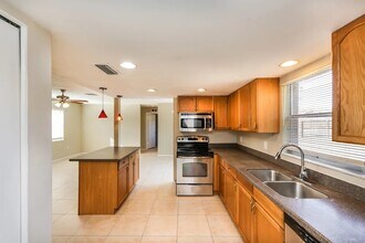 11446 Walsingham Rd in Largo, FL - Building Photo - Building Photo