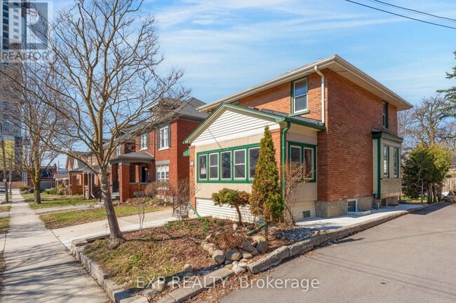 24 Onward Ave in Kitchener, ON - Building Photo - Building Photo