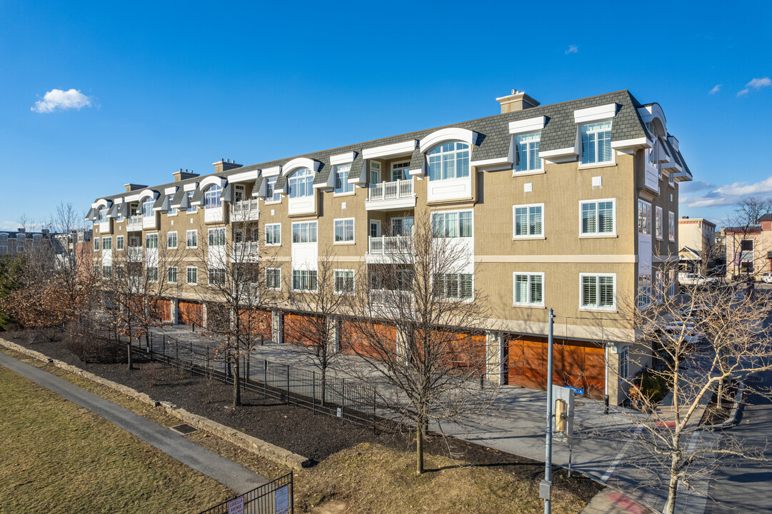 102 Louella Ave in Wayne, PA - Foto de edificio