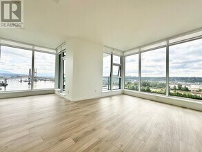 660 Quayside Dr in New Westminster, BC - Building Photo - Building Photo