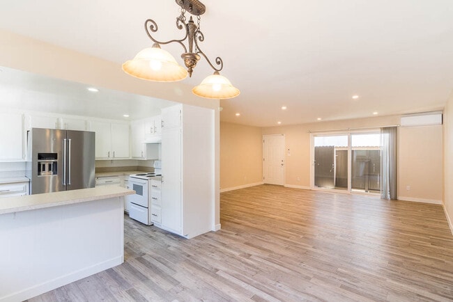 2102 Mathews Ave, Unit B in Redondo Beach, CA - Foto de edificio - Building Photo