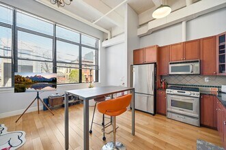 300 Communipaw Ave in Jersey City, NJ - Building Photo - Building Photo