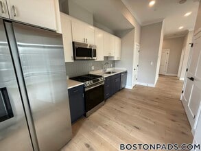 157 Everett St in Boston, MA - Building Photo - Building Photo