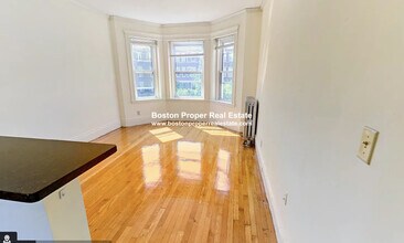 102 Queensberry St, Unit 10 in Boston, MA - Building Photo - Building Photo