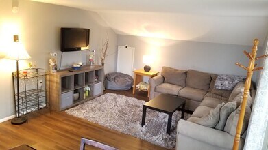 715 Main Street, Unit Rear Apt in Pennsburg, PA - Building Photo - Building Photo