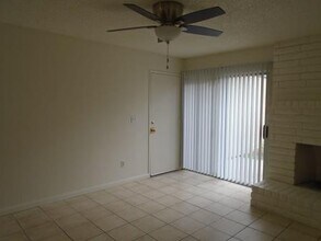 7812 N Laurelglen Blvd in Bakersfield, CA - Building Photo - Building Photo